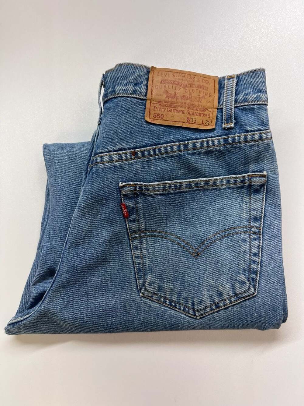 Vintage 2000 Levis 550 Relaxed Fit Tapered Jeans Mens 33x32 Medium Wash 0433